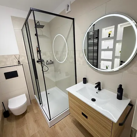 Apartment 3h *