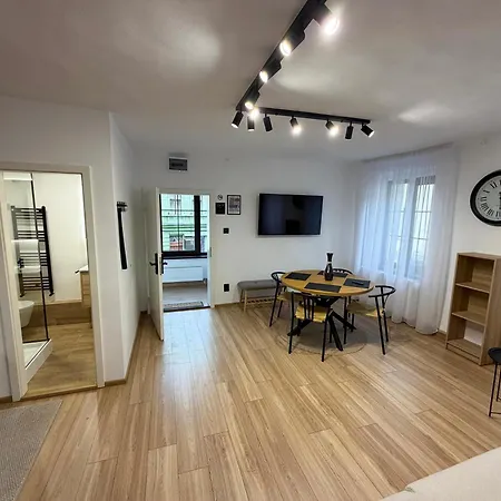 Apartment 3h